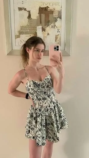 Nazlı - Küçükçekmece Escort