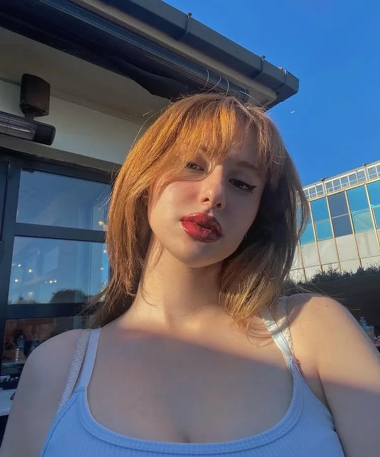 Özlem - Küçükçekmece Escort