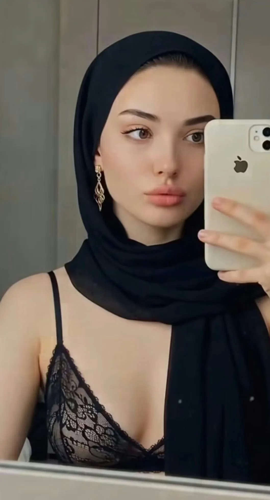 Alina - Küçükçekmece Escort