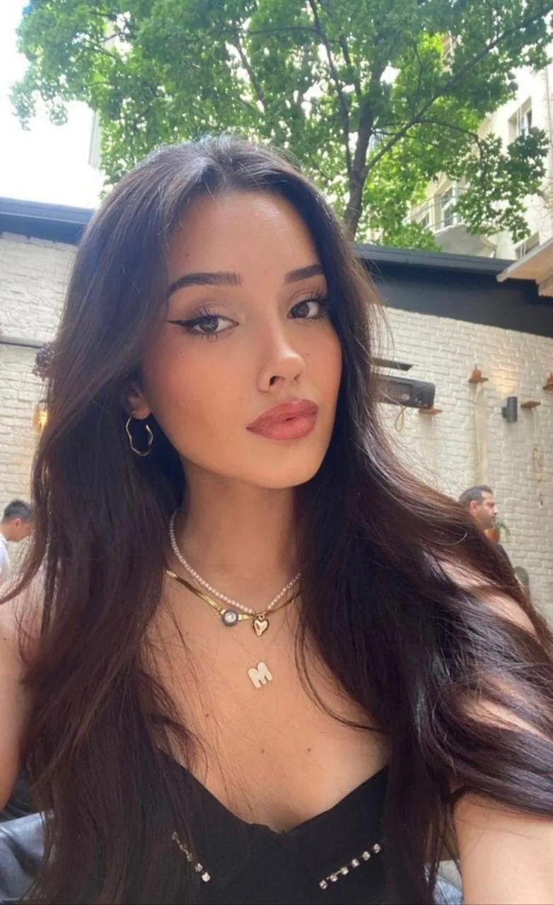 Gül - Küçükçekmece Escort